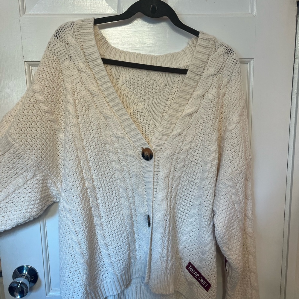 Taylor Swift White Cable Knit Cardigan